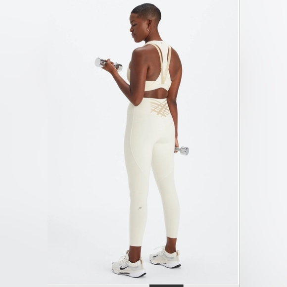 Fabletics leggings NWOT - Picture 3 of 3